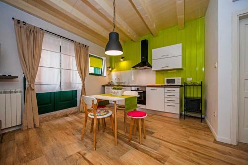Luxury Two-bedroom Apartment