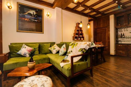 Villa Serene Bungalow In Foothills Of Himalayan Range