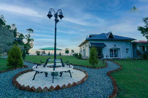 Villa Serene Bungalow In Foothills Of Himalayan Range