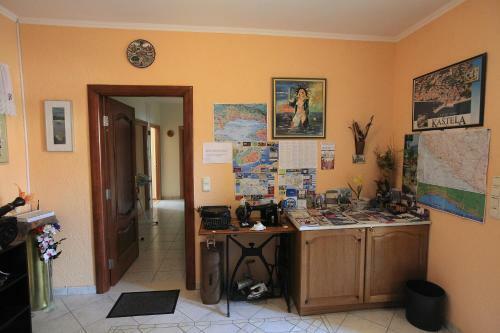 Hostal Apartments Sustic