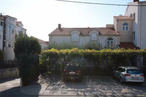 Hostal Apartments Sustic