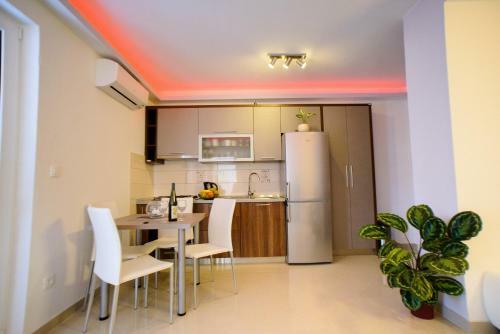 Lara Apartments