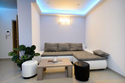 Lara Apartments