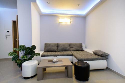Lara Apartments