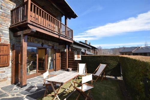 Casa En Bolvir, Jardin Y Piscina