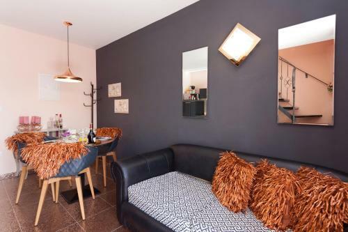 Apartments Marhela Jakov