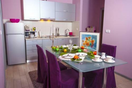 Apartments Marhela Jakov