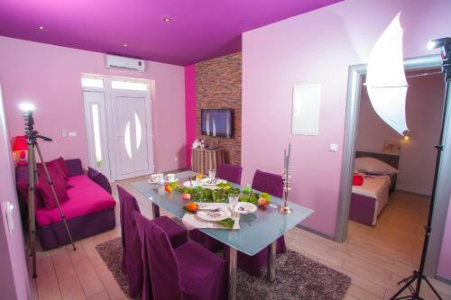 Apartments Marhela Jakov