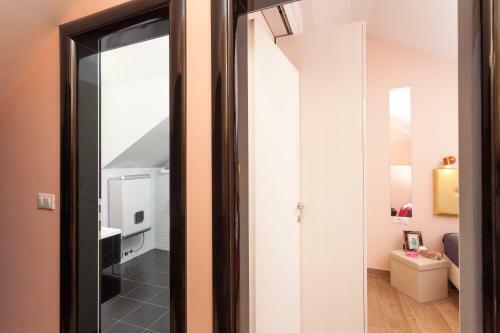 Apartments Marhela Jakov