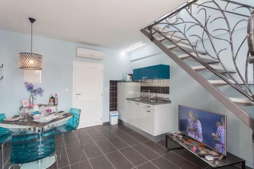Apartments Marhela Jakov