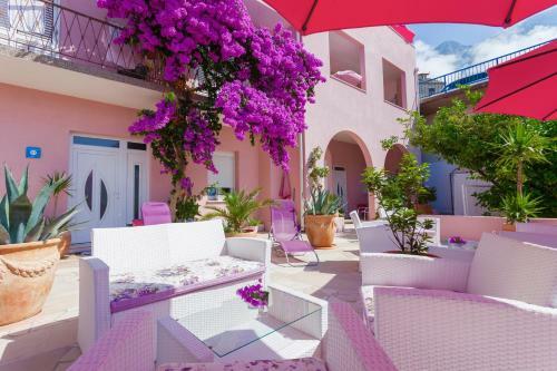 Apartments Marhela Jakov