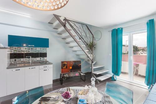 Apartments Marhela Jakov