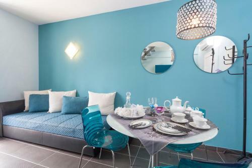 Apartments Marhela Jakov