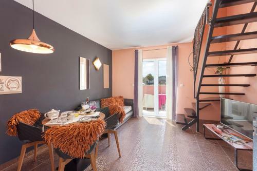 Apartments Marhela Jakov