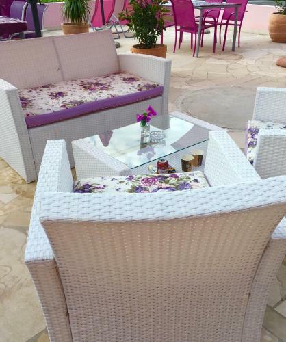 Apartments Marhela Jakov