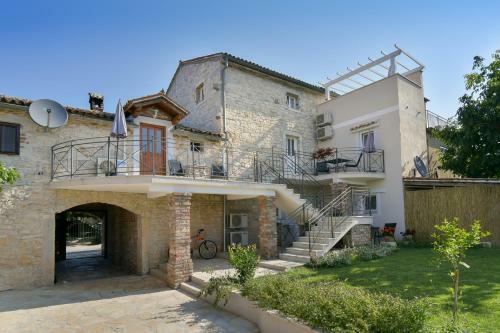 Apartment Borgo 8