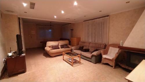 Chalet-villa With Swimming Pool 10 Beds