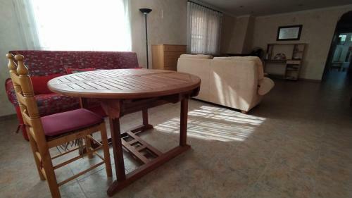 Chalet-villa With Swimming Pool 10 Beds