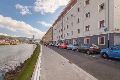 Luminoso Con Vistas A La R�a de Bilbao