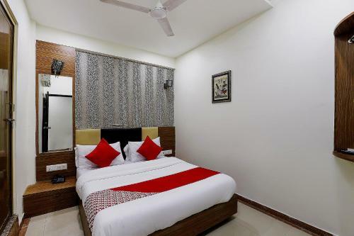 Oyo 82082 Hotel Down Town