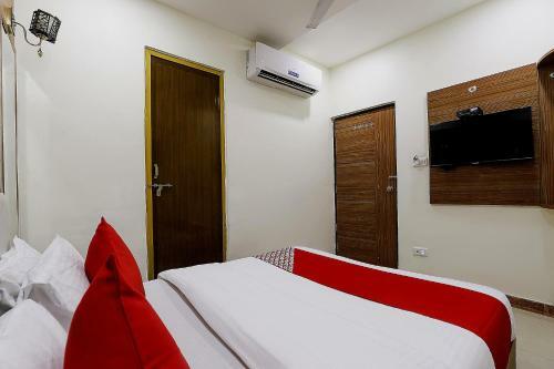 Oyo 82082 Hotel Down Town