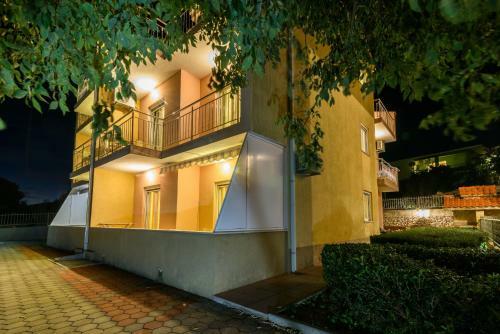 Apartments Neve