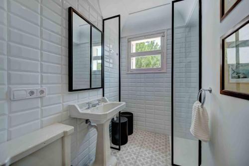Ultimate 5 Bedroom Villa With Beach Access, Mallorca Villa 1024