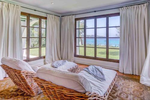 Ultimate 5 Bedroom Villa With Beach Access, Mallorca Villa 1024