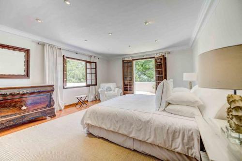 Ultimate 5 Bedroom Villa With Beach Access, Mallorca Villa 1024