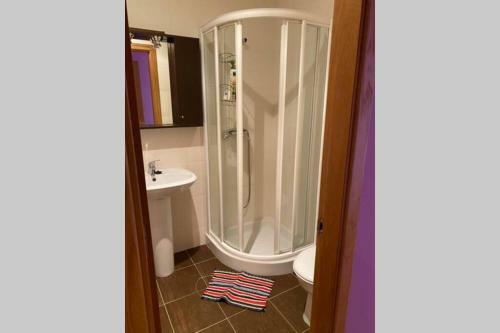 Apartamento de 4 Dormitorios En Camari�as
