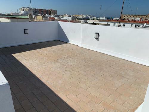 Apartamento Atico Terraza Cadiz Centro Ascensor Playa de La Caleta