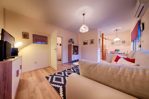 Apartments Popaj