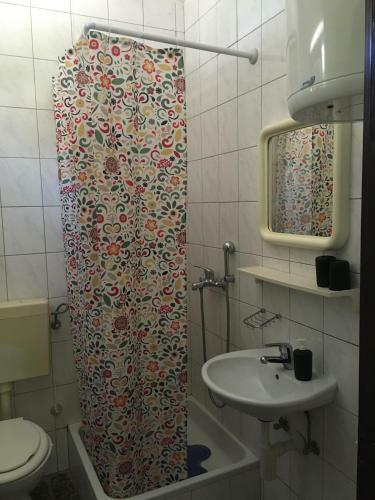 4 Sisters Apartments