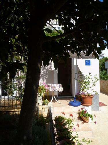 Apartments Mirta