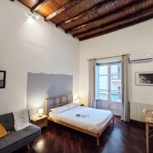 B&B Bandiera 77