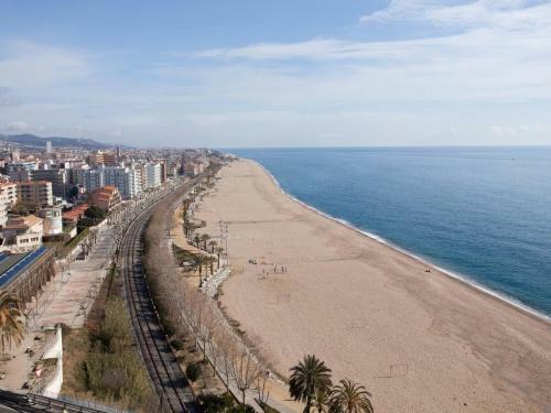 Apartamento Con Balc�n Y Vistas Al Mar. 2min Playa