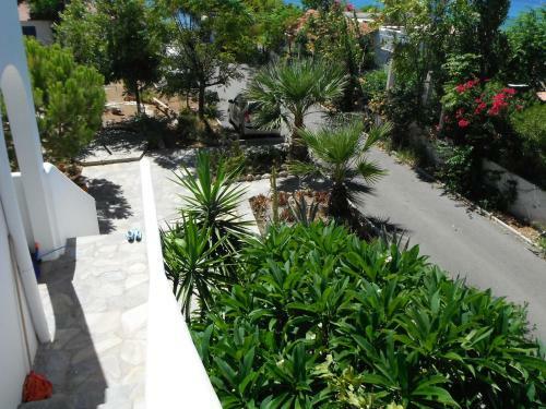 Mandorla Apartments