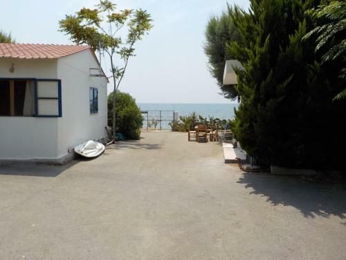 Mandorla Apartments