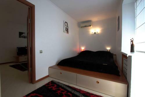 Nadezhda Apartrments Near Opera Theatre