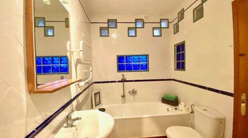 Country Sun Apartments