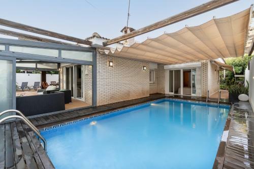 House In Cambrils 1,5km From The Beach With Pool