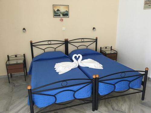Makis Studios & Apartments