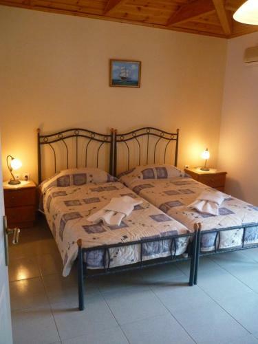 Makis Studios & Apartments