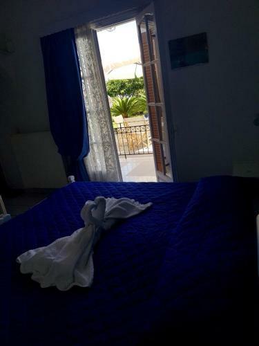 Makis Studios & Apartments