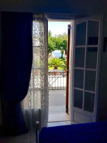 Makis Studios & Apartments