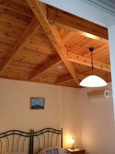 Makis Studios & Apartments