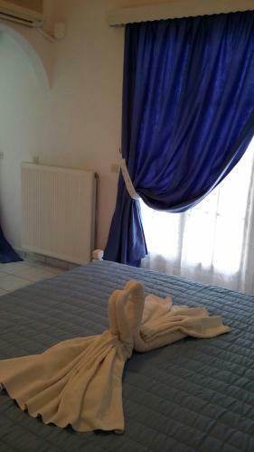 Makis Studios & Apartments