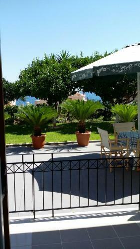 Makis Studios & Apartments