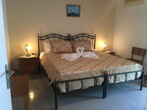 Makis Studios & Apartments