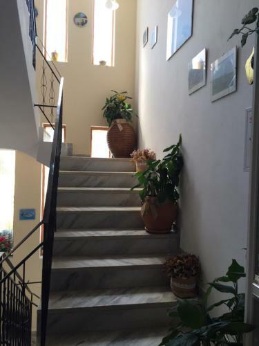 Makis Studios & Apartments
